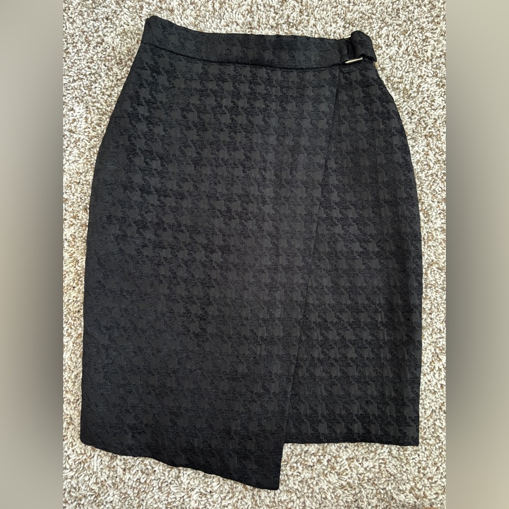 NWT H&M Black Houndstooth Pencil Skirt Asymmetrical Hem